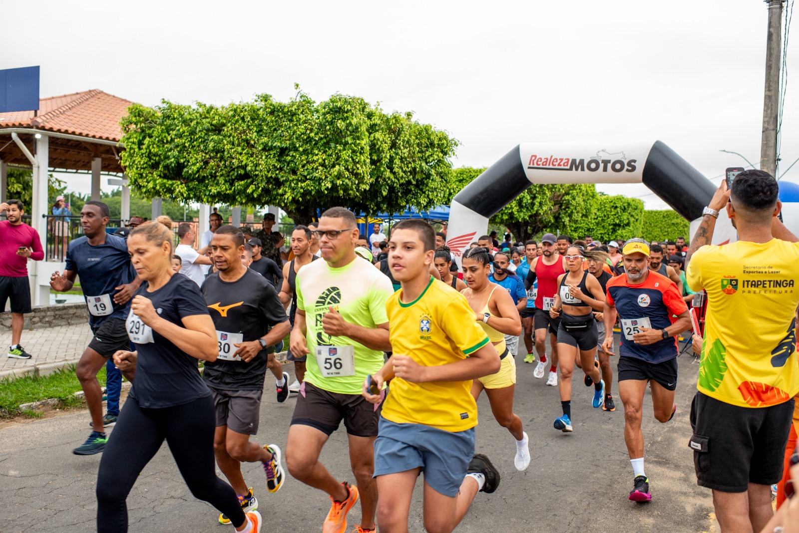 Corrida de Itapetinga promove saúde e solidariedade no Dia do Trabalhador