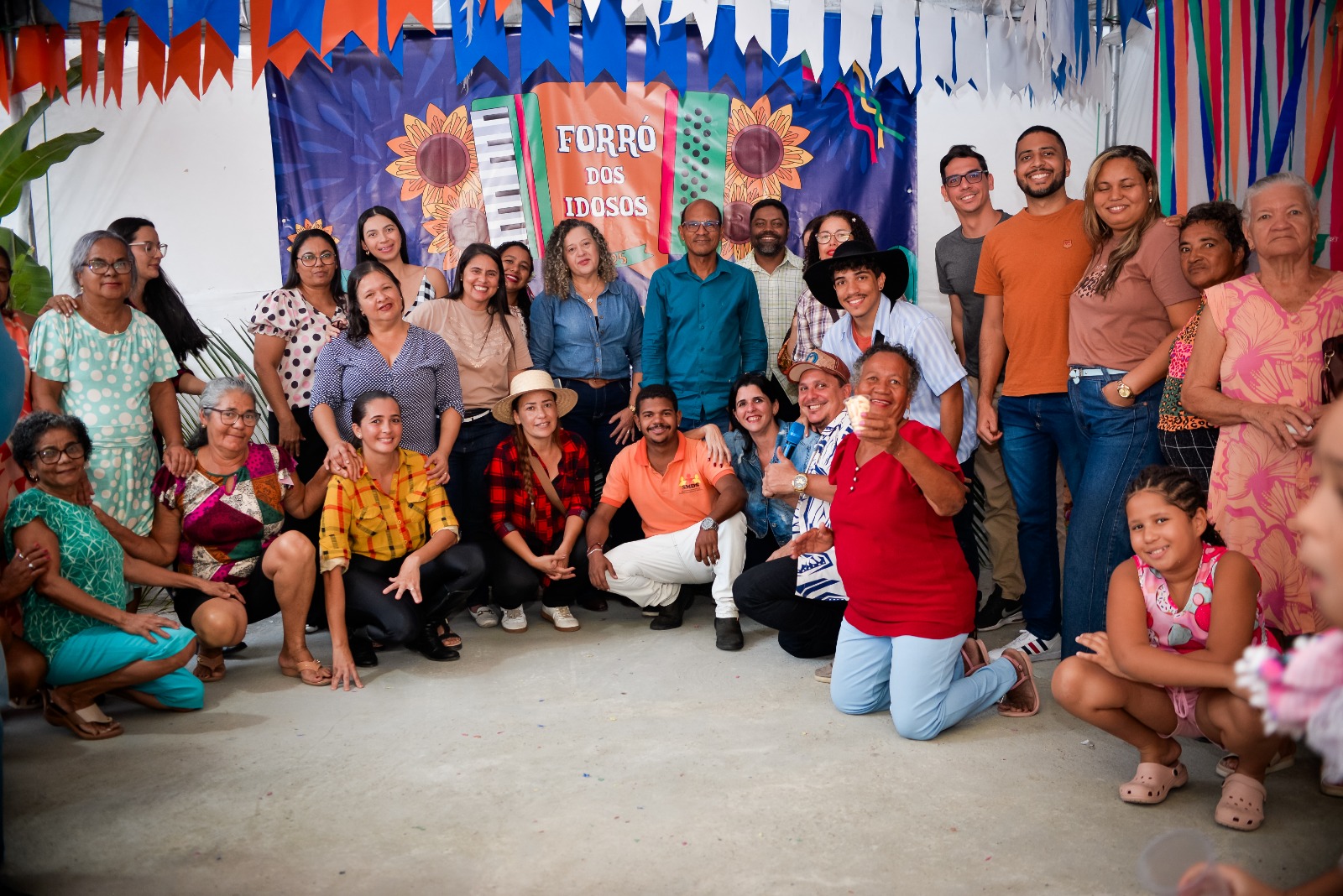 Idosos do Cras de Bandeira aquecem São Pedro do distrito