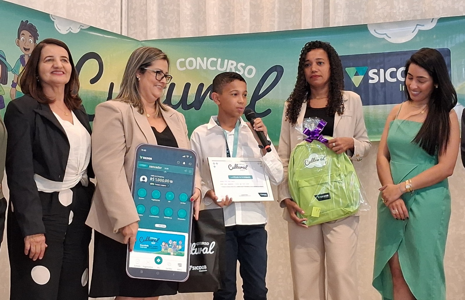 Aluno da escola pública municipal é destaque no Concurso Cultural do Sicoob