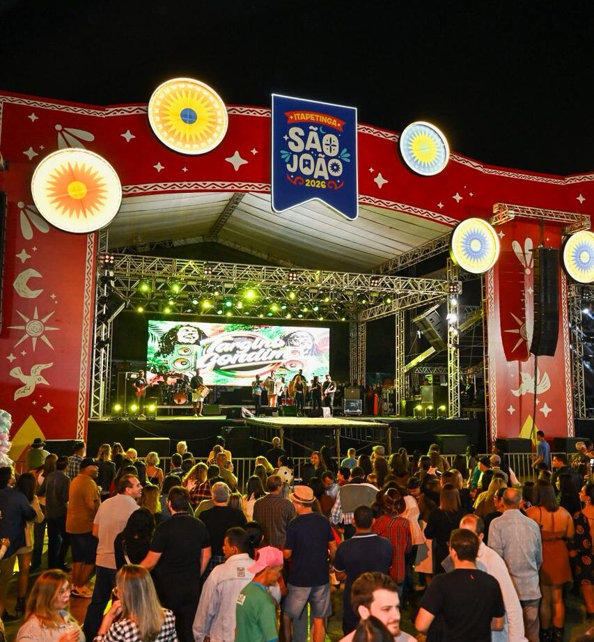 Primeira noite do São João de Itapetinga é marcada por grandes shows e muita animação