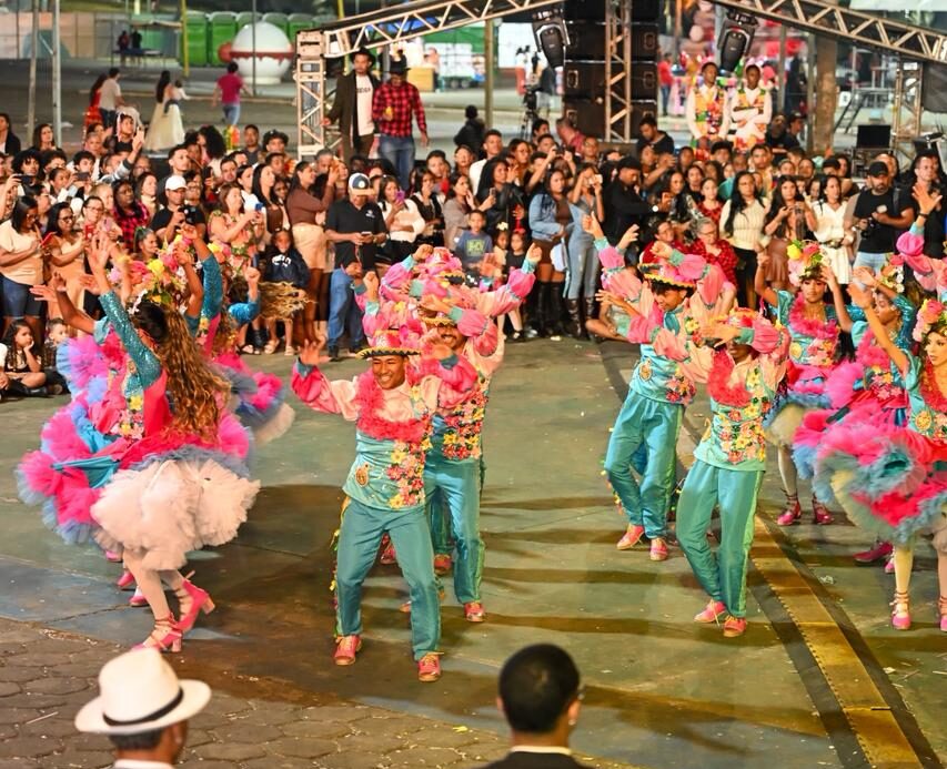 Último dia dos festejos juninos de Itapetinga celebra a cultura e a tradição nordestina