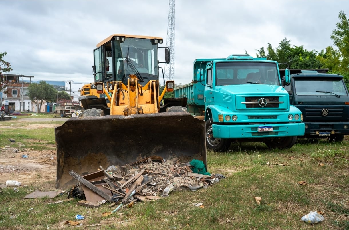 Prefeitura de Itapetinga inicia projeto Prefeitura em Movimento com mutirão de serviços nos bairros