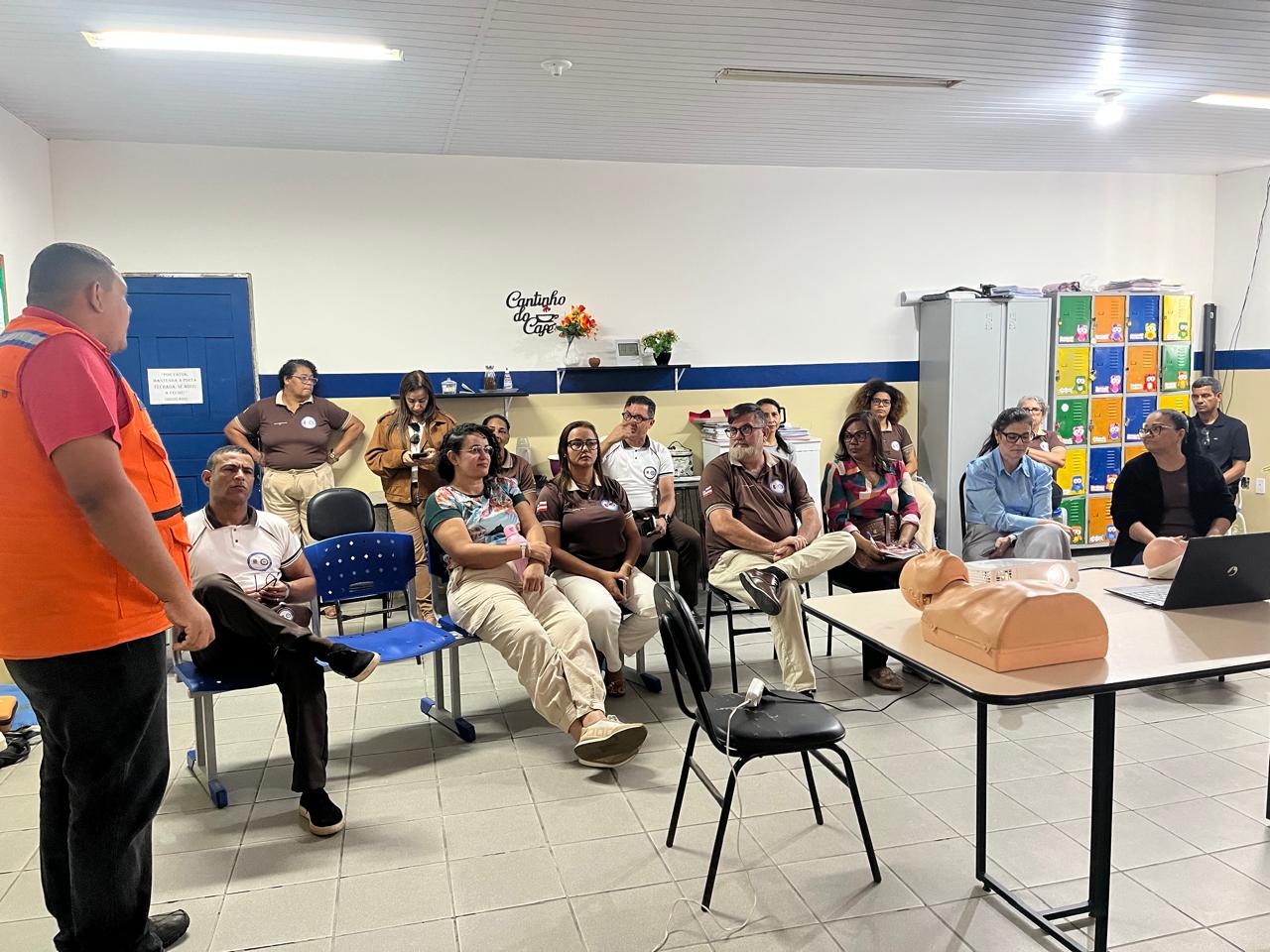 Em cumprimento à Lei Lucas, Defesa Civil promove capacitação em Primeiros Socorros para professores