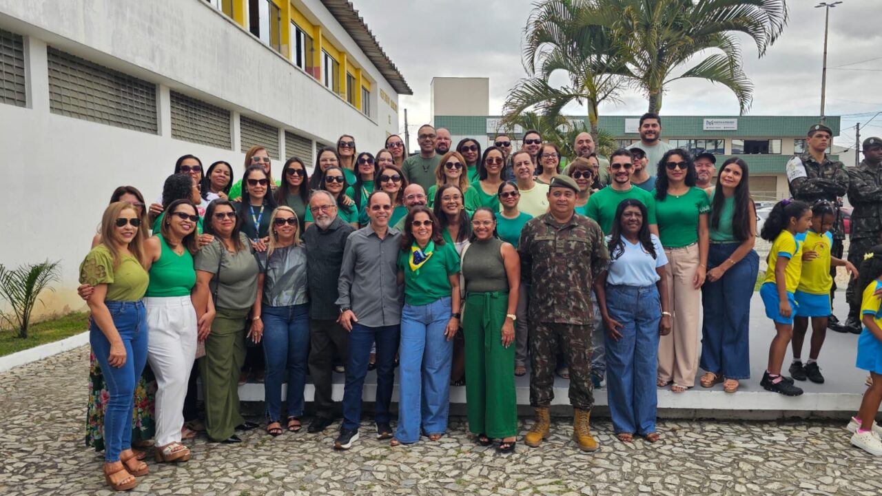 Itapetinga inicia Semana da Pátria com cerimônia de hasteamento das bandeiras